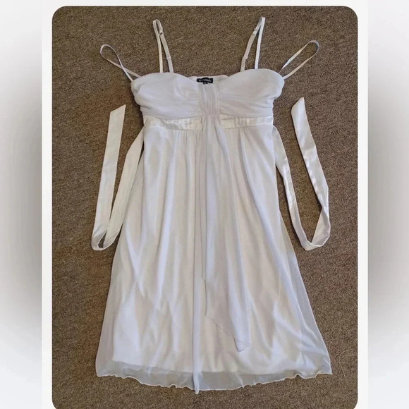 Le Chateau White Spaghetti Strap Lined A  Line Mini Dress Size Large - Picture 9 of 9